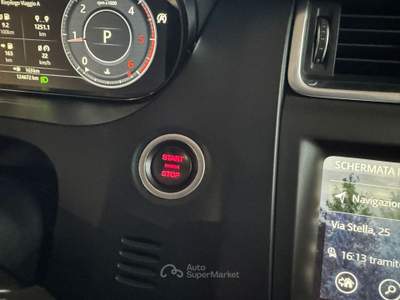 Jaguar E-Pace E-Pace 2.0D 180 CV AWD aut. R-Dynamic S. Nero usata San Vitaliano