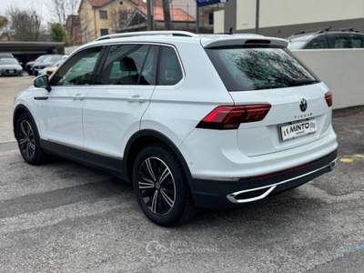 Volkswagen Tiguan 1.5 TSI 150 CV DSG ACT Elegance Bianco usata Mirano