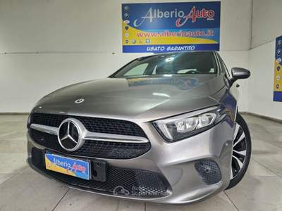 Mercedes-Benz Classe A d Automatic Business Luci Ambient Grigio usata ADRANO