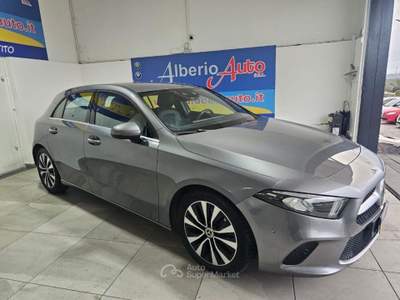 Mercedes-Benz Classe A d Automatic Business Luci Ambient Grigio usata ADRANO