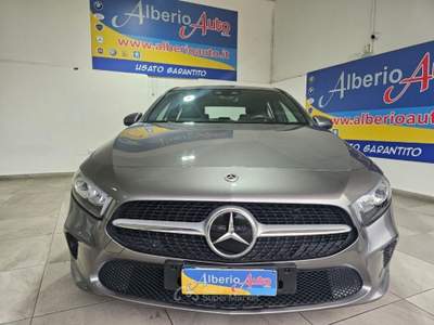 Mercedes-Benz Classe A d Automatic Business Luci Ambient Grigio usata ADRANO