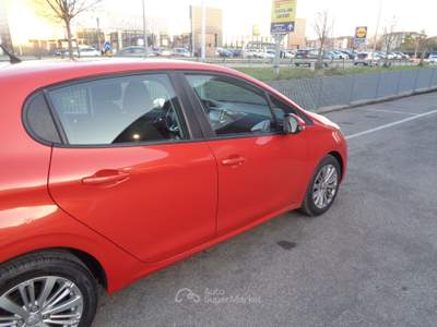 Peugeot 208 PEUGEOT 208 1.2 BENZINA MOTORE REVISIONATO Arancione usata MANTOVA