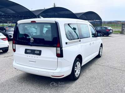 Volkswagen Caddy 2.0 TDI 122 CV DSG Maxi 7 Posti Bianco usata Pieve di Soligo