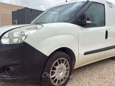 Opel Combo Carrozzeria e interni buone condizioni usata Santeramo in Colle