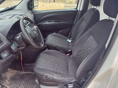 Opel Combo Carrozzeria e interni buone condizioni usata Santeramo in Colle