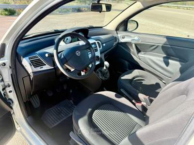 Lancia Ypsilon unico proprietario, anno 2010, km 135.000 Bianco usata San Vito dei Normanni