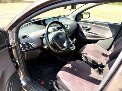 Lancia Ypsilon unico proprietario, impianto GPL revisionato da poco Grigio usata San Vito dei Normanni