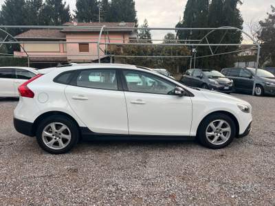 Volvo V40 Cross Country D2 1.6 Business usata Bulgarograsso
