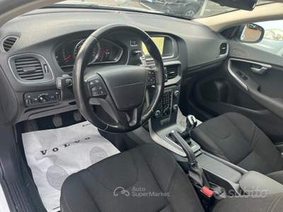 Volvo V40 Cross Country D2 1.6 Business usata Bulgarograsso