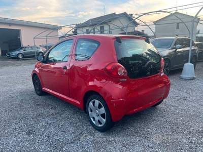 Toyota Aygo 3 porte neopatentati usata Bulgarograsso