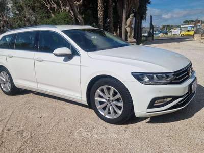 Volkswagen Passat Passat VIII 2019 Variant 2.0 tdi Business 122cv Bianco usata Ladispoli
