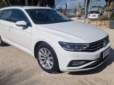 Volkswagen Passat Passat VIII 2019 Variant 2.0 tdi Business 122cv Bianco usata Ladispoli