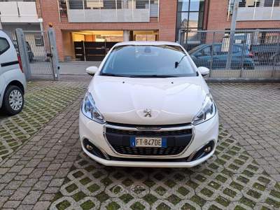 Peugeot 208 208 I 2015 5p 1.2 puretech Signature s Bianco usata Cesano Maderno