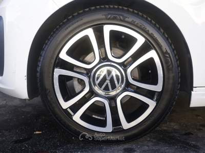Volkswagen up! Volkswagen up! 1.0 5p. sport up! BlueMotion Technology Unicoproprietario Bianco usata Torino