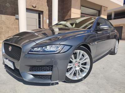 Jaguar XF 3.0 D V6 300 CV aut. R-Sport Grigio usata Altamura