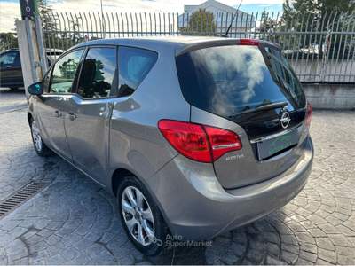 Opel Meriva  Bronzo usata Altamura