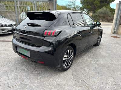 Peugeot 208 1.2 PTECH 100cv EAT8 5p Allure Pack Nero usata Altamura