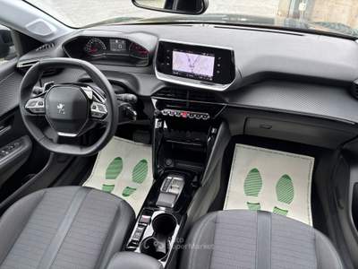 Peugeot 208 1.2 PTECH 100cv EAT8 5p Allure Pack Nero usata Altamura