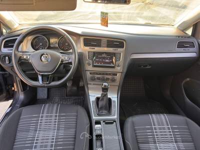 Volkswagen Golf 1.6tdi 90cv Grigio usata Santa Maria la Carità