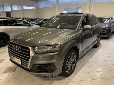 Audi Q7 272 CV quattro tip. Sport S Line Tetto 7P. Grigio usata Gozzano