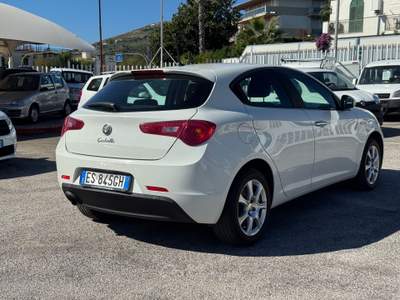 Alfa Romeo Giulietta Alfa Romeo Giulieta Bianco usata Formia