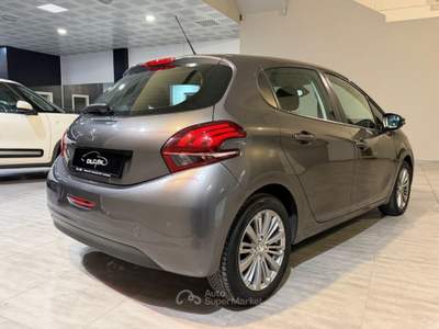 Peugeot 208 1.2 PureTech 82CV 5P. Signature Grigio usata Savignano sul Rubicone