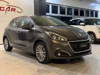 Peugeot 208 1.2 PureTech 82CV 5P. Signature Grigio usata Savignano sul Rubicone