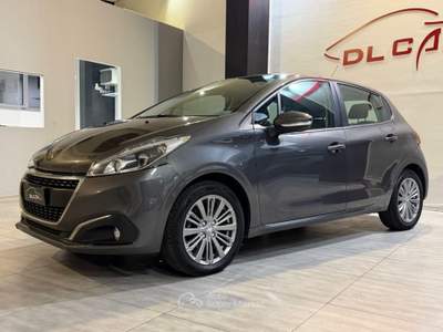 Peugeot 208 1.2 PureTech 82CV 5P. Signature Grigio usata Savignano sul Rubicone