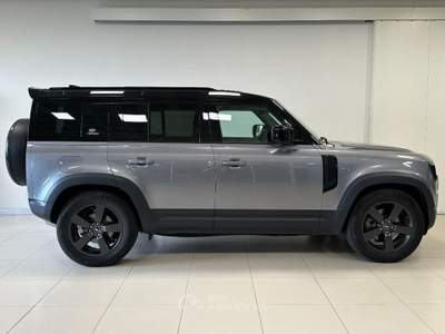 Land Rover Defender 110 3.0D I6 200 CV AWD Auto SE Grigio usata LODI
