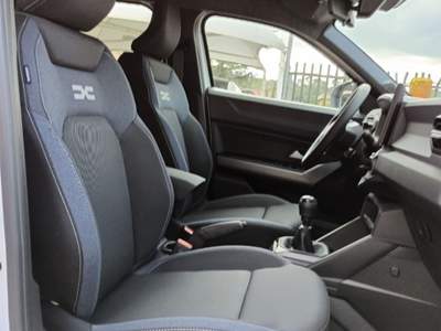 Dacia Duster 1200 ECO-G EXPRESSION 122CV CARPLAY CAM PDC"17 Bianco usata Roma