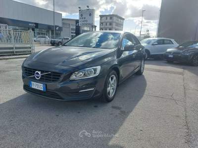 Volvo S60 MOMENTUM 2.0 D4 190CV Nero usata Pisa