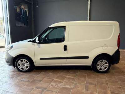 Fiat Doblò 1.6mjt 105cv FURGONE Bianco usata Salerno