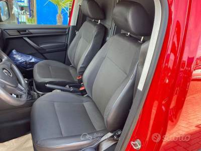Volkswagen Caddy 4Motion Furgone usata Brusnengo
