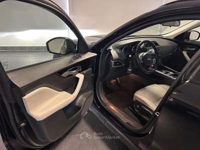 Jaguar F-Pace 2.0 D 180CV MOTORE REVISIONATO usata Anzio