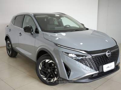 Nissan Qashqai MHEV 158 CV Xtronic N-Connecta+Tetto panoramico Arancione usata Pozzuoli