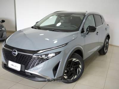 Nissan Qashqai MHEV 158 CV Xtronic N-Connecta+Tetto panoramico Arancione usata Pozzuoli