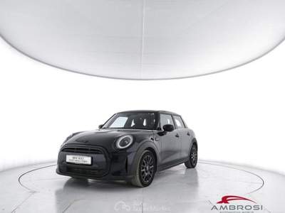 MINI Cooper 5 porte 1.5 Business Blu/Azzurro usata Corciano MINI Cooper 5 porte 1.5 Business Blu/Azzurro usata Corciano