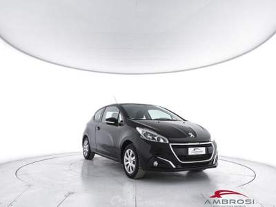 Peugeot 208 1.2 3 porte Active Nero usata Corciano