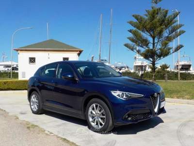 Alfa Romeo Stelvio 2.2 Turbodiesel 190 CV AT8 Q4 Business Blu/Azzurro usata Gallipoli