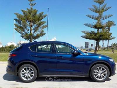 Alfa Romeo Stelvio 2.2 Turbodiesel 190 CV AT8 Q4 Business Blu/Azzurro usata Gallipoli