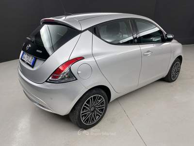 Lancia Ypsilon 1.0 Firefly Hybrid Gold S&S 70cv Argento usata Bianzone