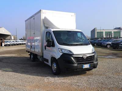 Opel Movano 35 L2 2.2 Bluehdi 140cv Furgone con pedana idraulica Bianco usata Reggio nell'Emilia
