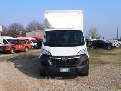 Opel Movano 35 L2 2.2 Bluehdi 140cv Furgone con pedana idraulica Bianco usata Reggio nell'Emilia