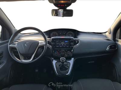 Lancia Ypsilon III 2021 1.0 firefly hybrid Gold s&s 70cv 5p.ti Nero usata Torino