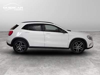Mercedes-Benz GLA 220 D Sport 4Matic 7G-DCT Bianco usata Lucca