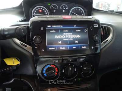 Lancia Ypsilon 1.0 FireFly 5 porte S&S Hybrid Gold Nero usata Venezia