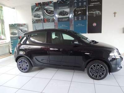 Lancia Ypsilon 1.0 FireFly 5 porte S&S Hybrid Gold Nero usata Venezia