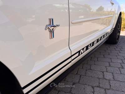 Ford Mustang 4.0 v6 Cabriolet Bianco usata San Miniato