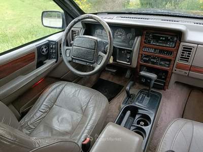 Jeep Grand Cherokee 5.2 V8 Limited GPL Nero usata San Miniato