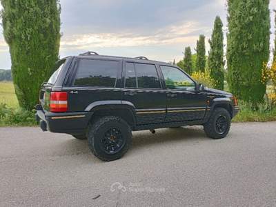 Jeep Grand Cherokee 5.2 V8 Limited GPL Nero usata San Miniato